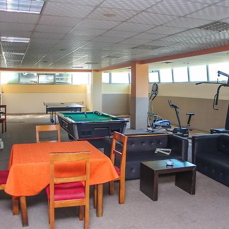 Hotel Vila Aeroport Rinas 외부 사진