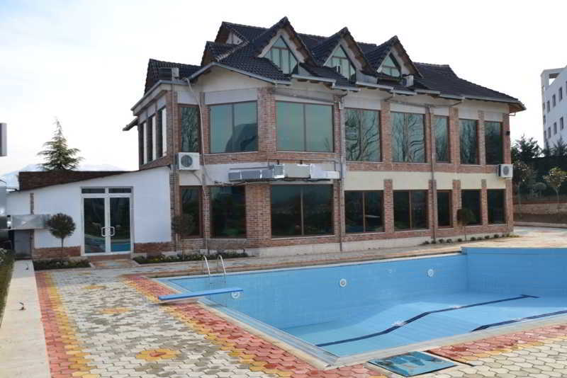 Hotel Vila Aeroport Rinas 외부 사진