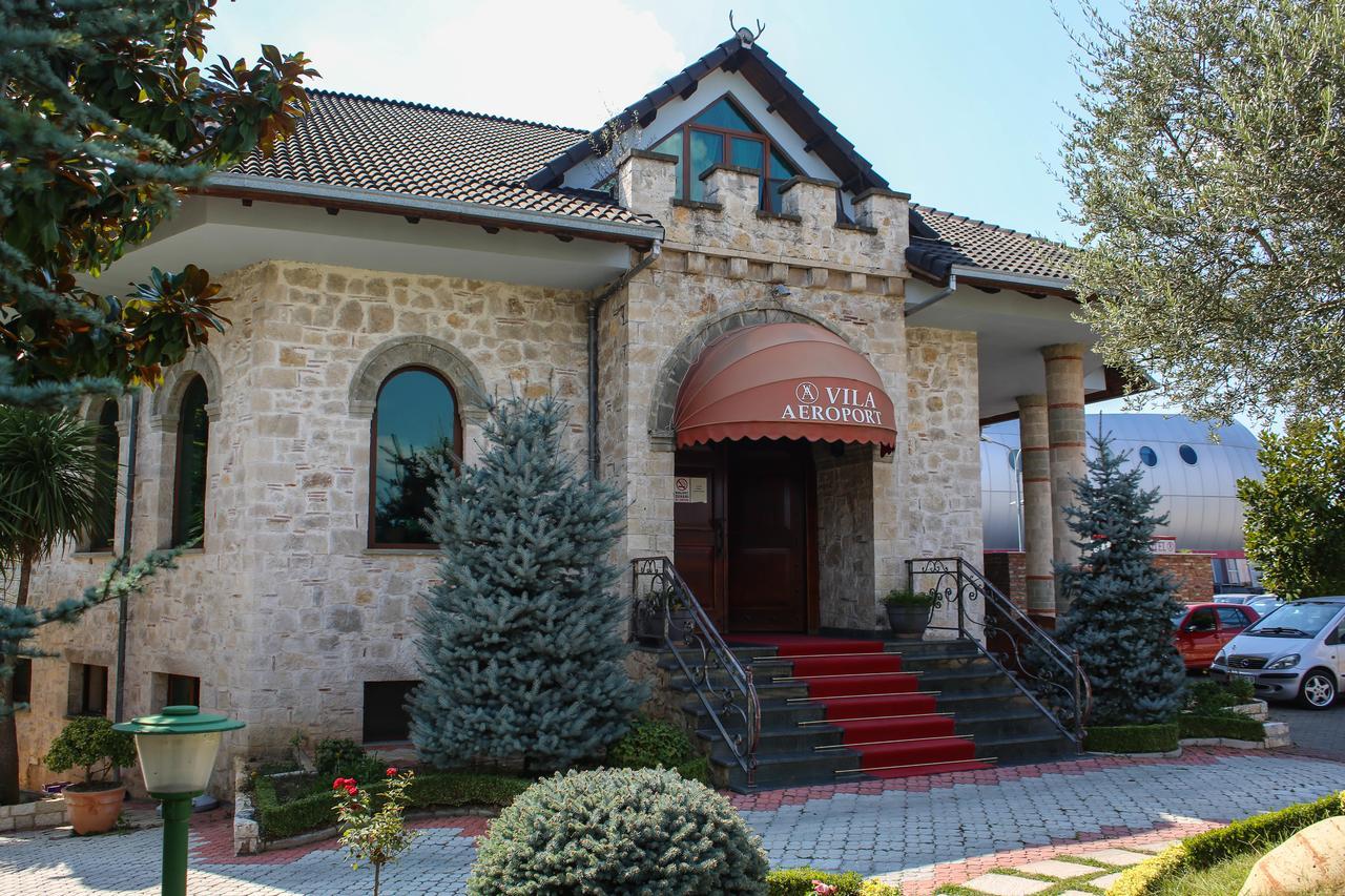 Hotel Vila Aeroport Rinas 외부 사진