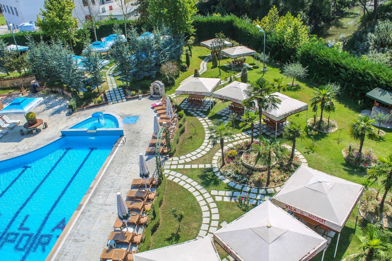 Hotel Vila Aeroport Rinas 외부 사진