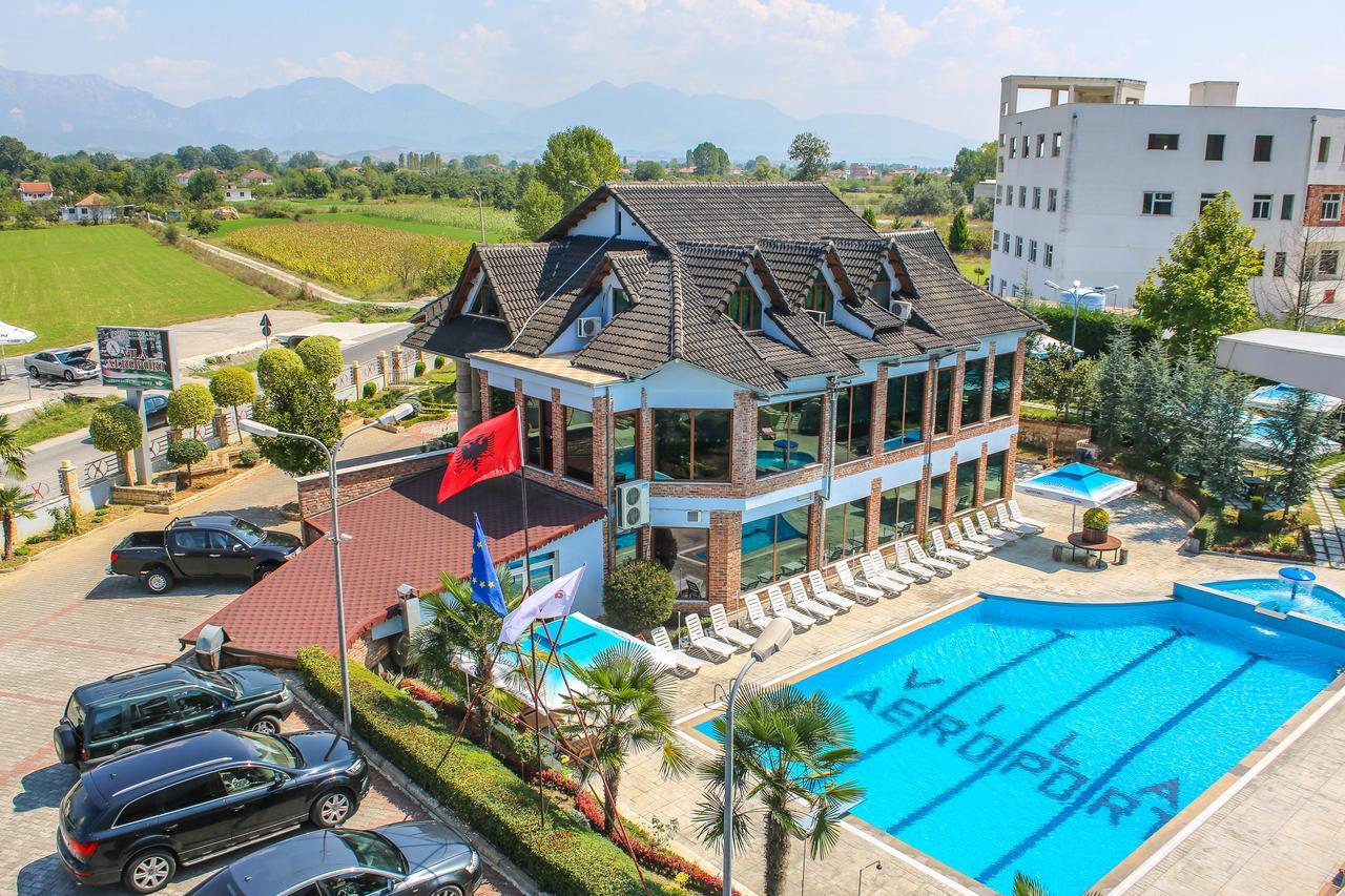 Hotel Vila Aeroport Rinas 외부 사진