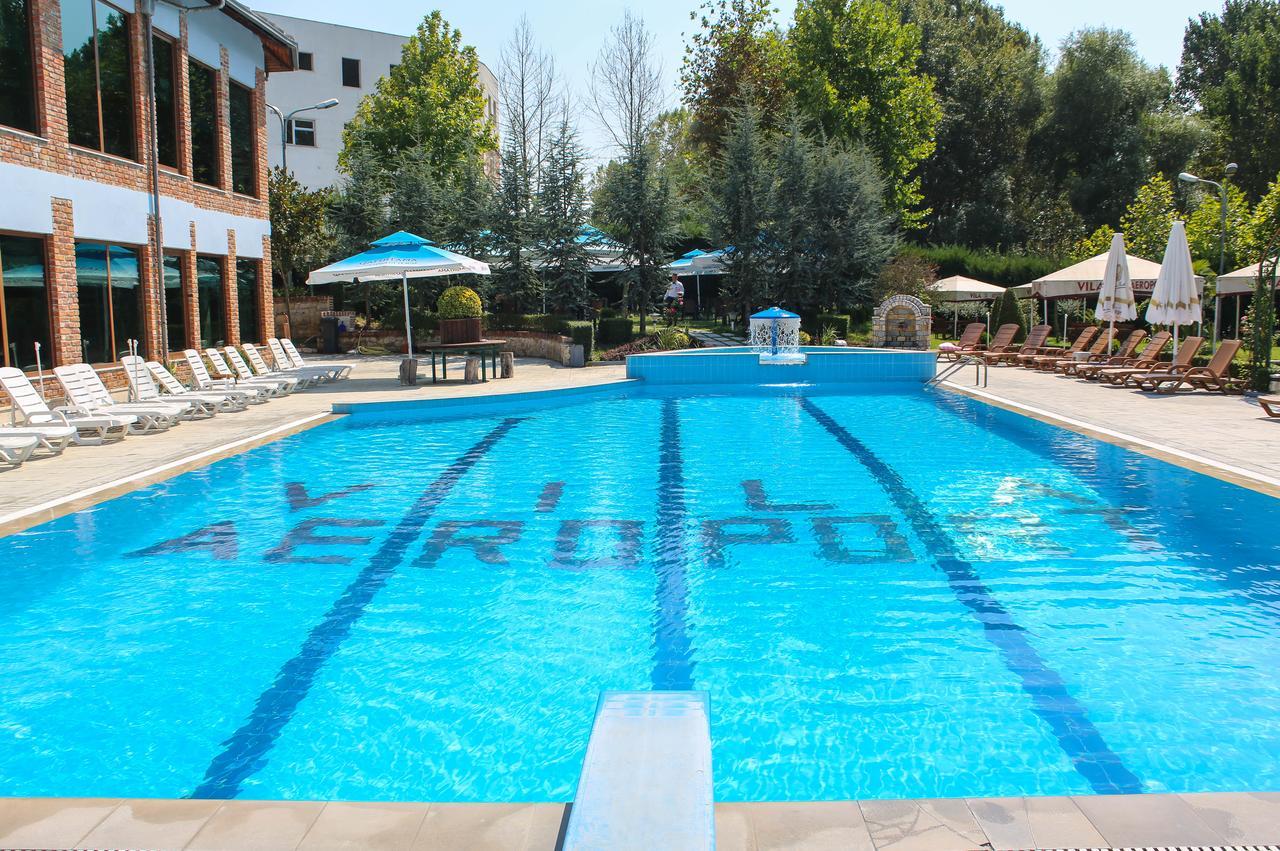 Hotel Vila Aeroport Rinas 외부 사진