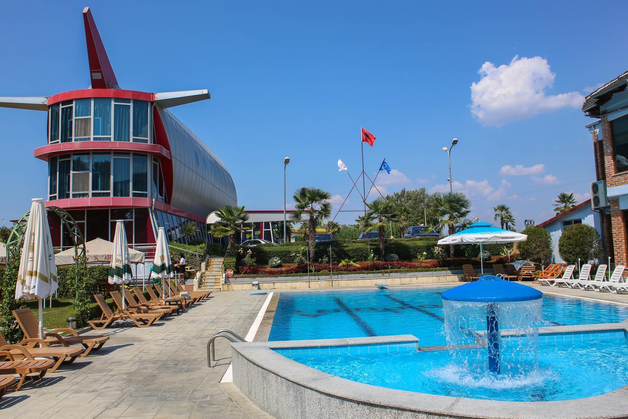 Hotel Vila Aeroport Rinas 외부 사진