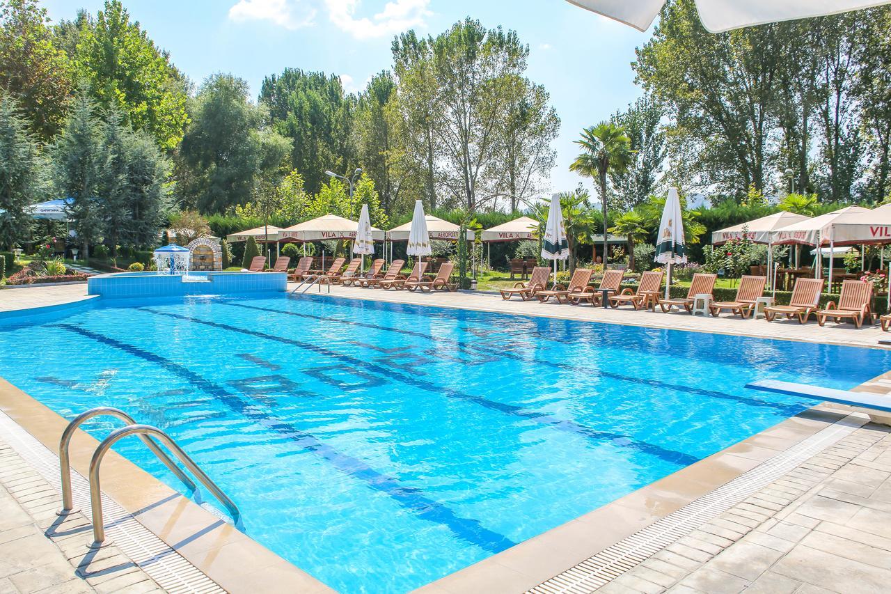 Hotel Vila Aeroport Rinas 외부 사진