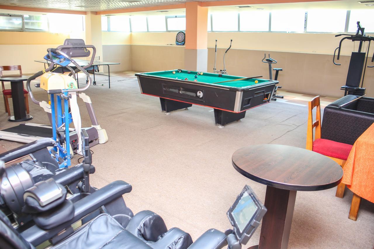 Hotel Vila Aeroport Rinas 외부 사진
