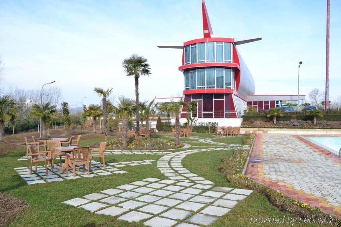 Hotel Vila Aeroport Rinas 외부 사진