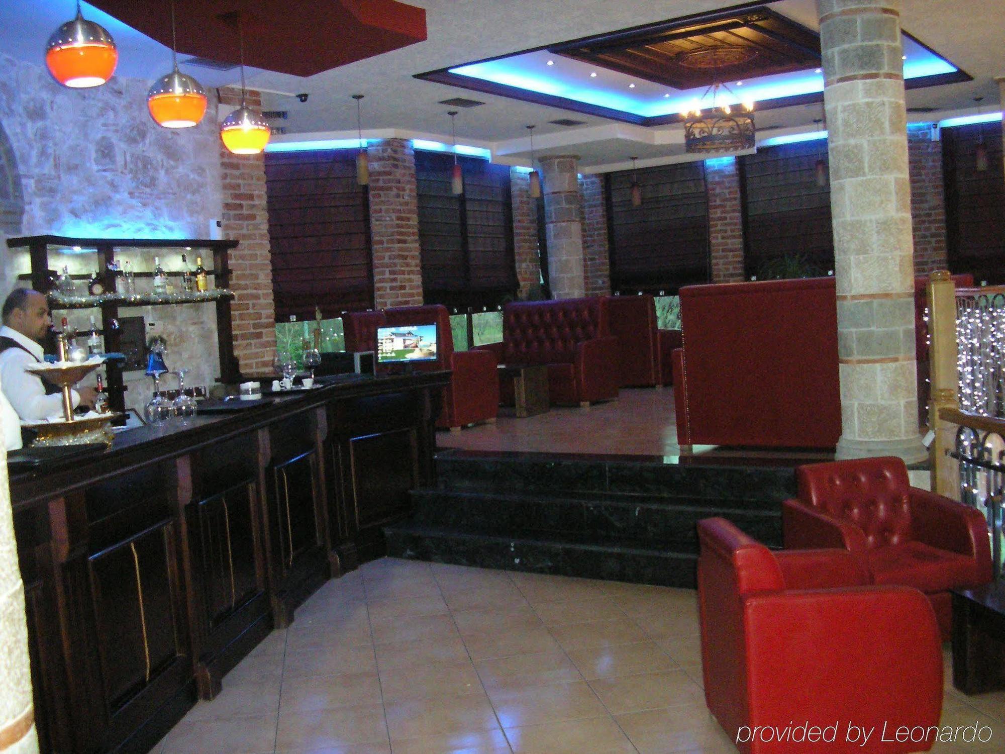 Hotel Vila Aeroport Rinas 외부 사진