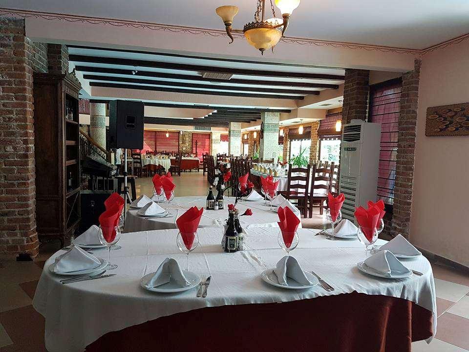 Hotel Vila Aeroport Rinas 레스토랑 사진